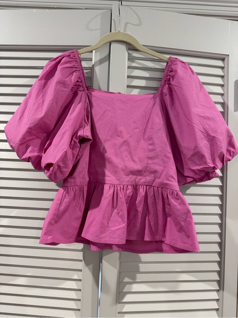 Rachel Parcell Hot Pink Puff Sleeve Peplum Top - Picture 1 of 8